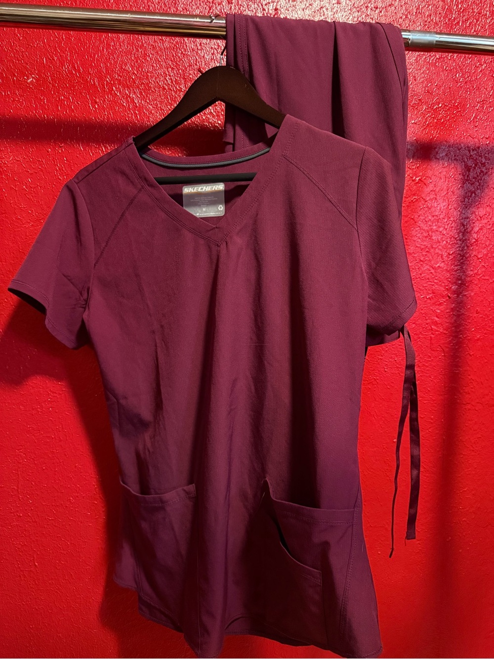 80. Preloved Skechers Women's V-Neck Top and Scrub Pants Set in Plum